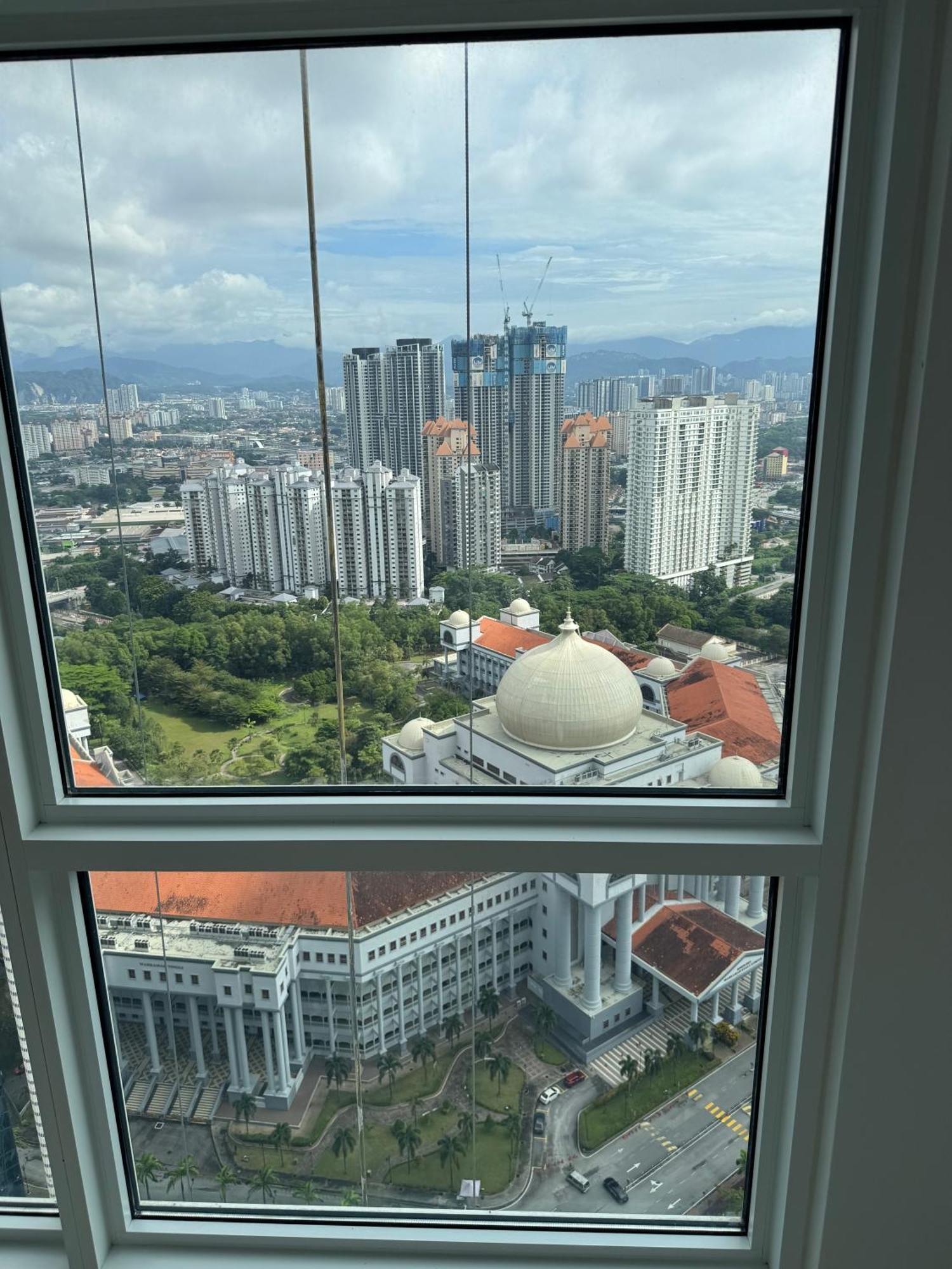 Cosy New Near Mitec Kl *